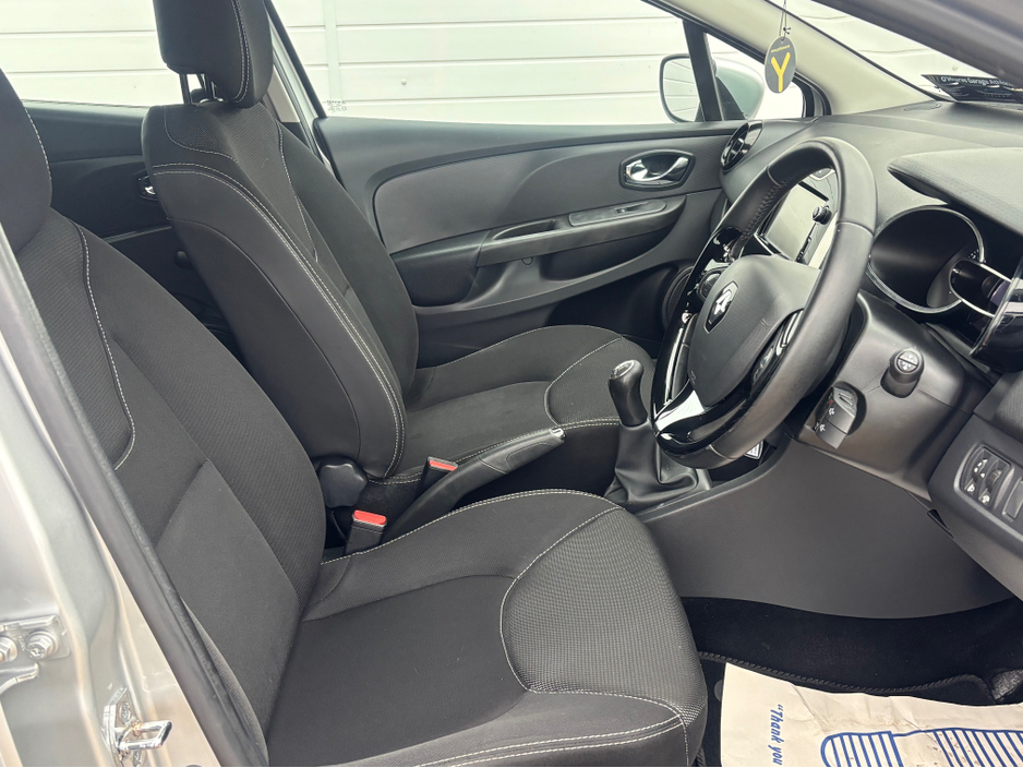 2015 Renault Clio - image 7