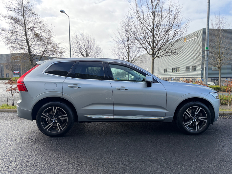 2018 Volvo XC60 - image 7