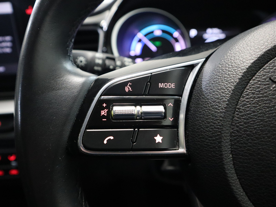 2023 Kia XCeed - image 11