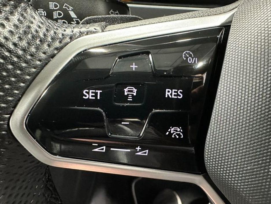 2023 Volkswagen Tiguan Allspace - image 16