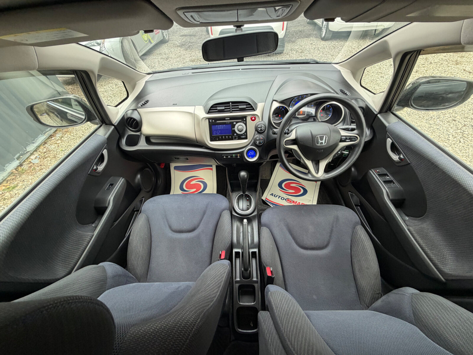 2013 Honda Fit - image 11