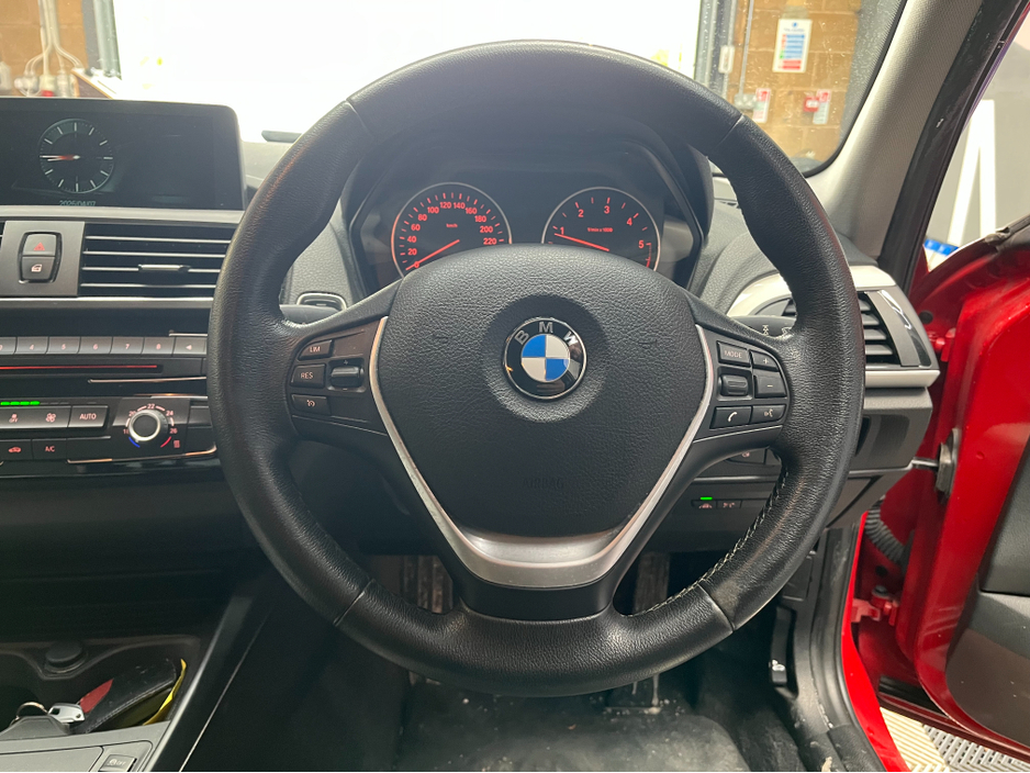 2017 BMW 1 Series - image 7