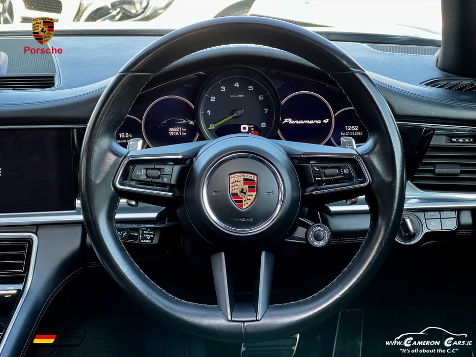 2022 Porsche Panamera - image 24