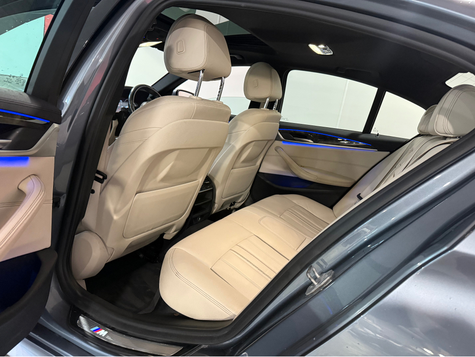 2018 BMW 5 Series - image 5