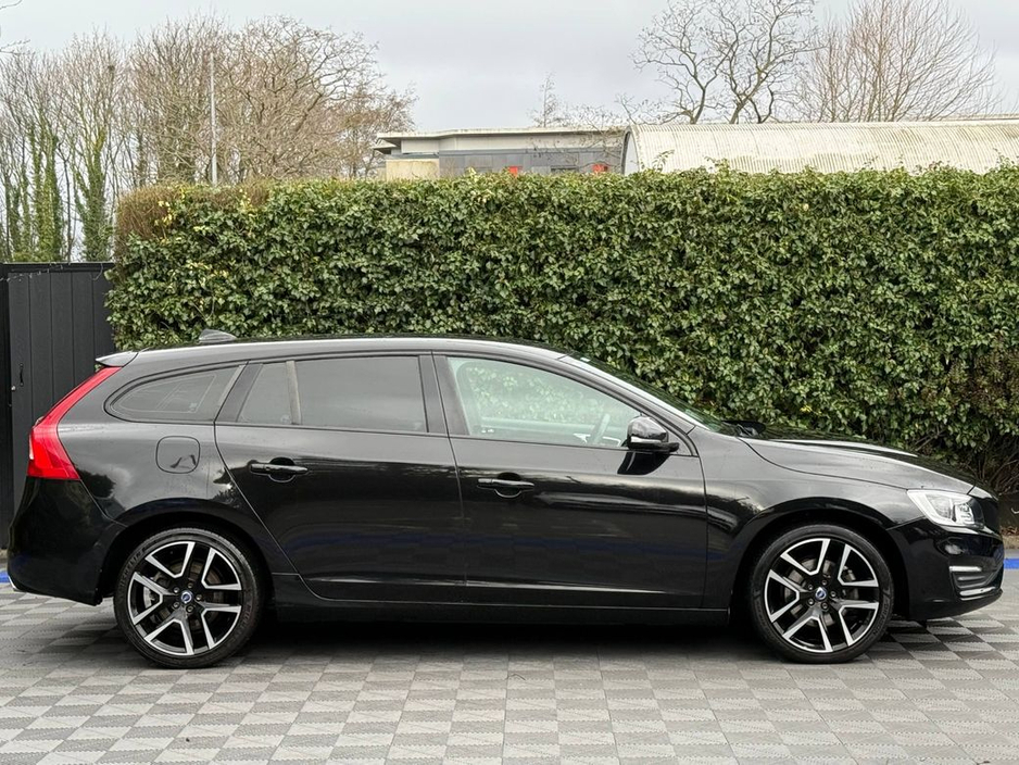 2017 Volvo V60 D4 CLASSIC 2.0 D // SERVICE HISTORY // REVERSE CAMERA // DIGITAL CLUSTER €19,900