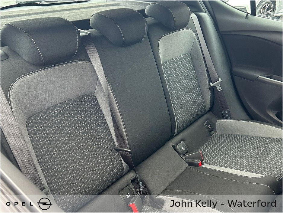 2021 Opel Astra - image 10