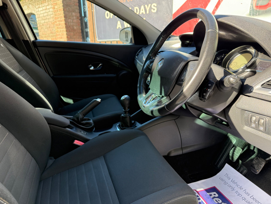 2016 Renault Megane - image 8