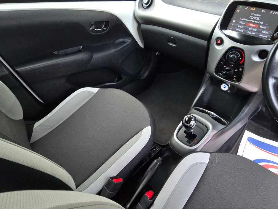 2017 Toyota Aygo - image 14