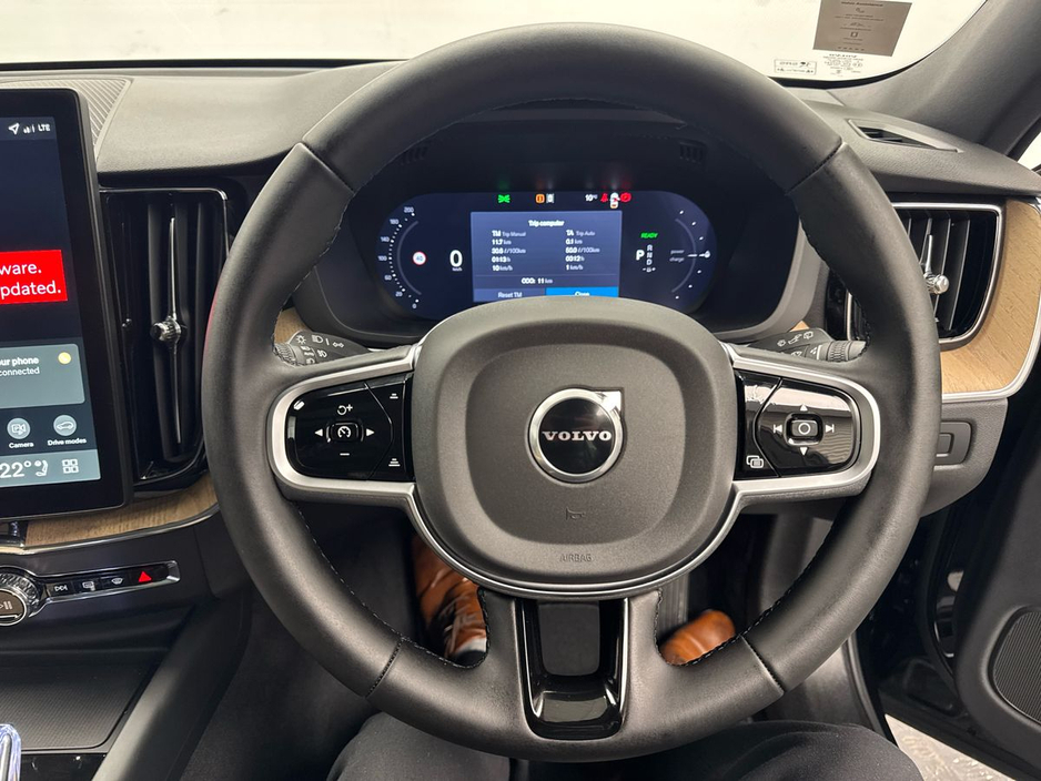 2026 Volvo XC60 - image 14