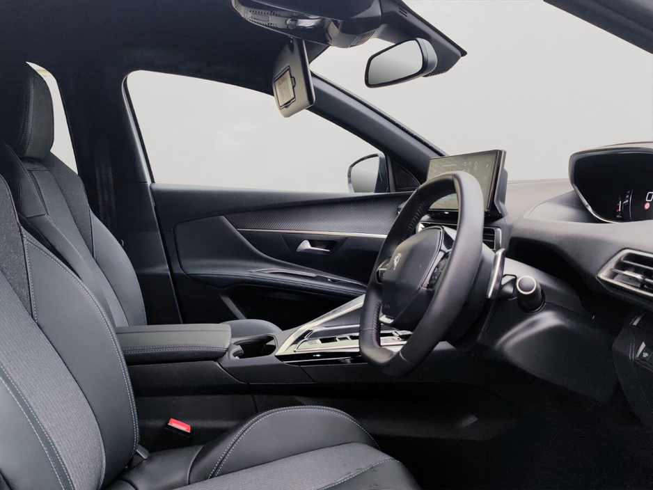 2025 Peugeot 5008 - image 7