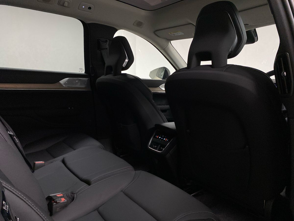 2026 Volvo EX90 - image 21