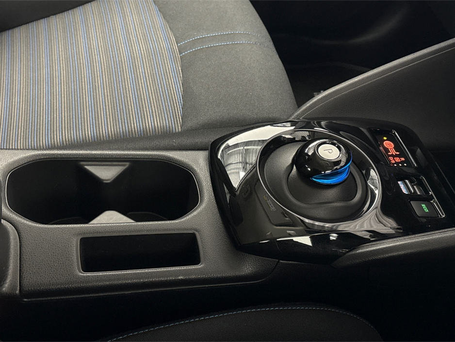 2023 Nissan Leaf PREMIUM 40KW**HEATED FRONT SEATS**HEATED MULTIFUNCTIONAL STEERING WHEEL**SEMI DIGITAL DASH**TOUCHSCREEN BLUETOOTH MEDIA**NAVIGATION**REVERSE CAMERA**PARKING SENSORS**ECO MODE**CRUISE CONTROL €17,995