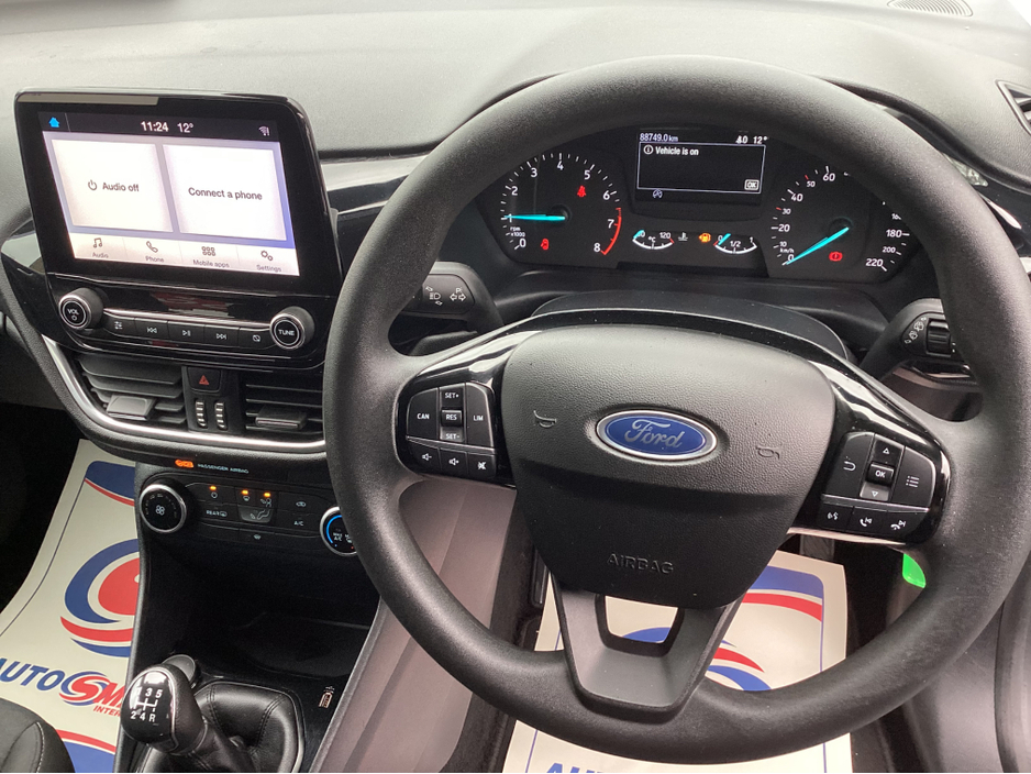 2020 Ford Fiesta - image 12