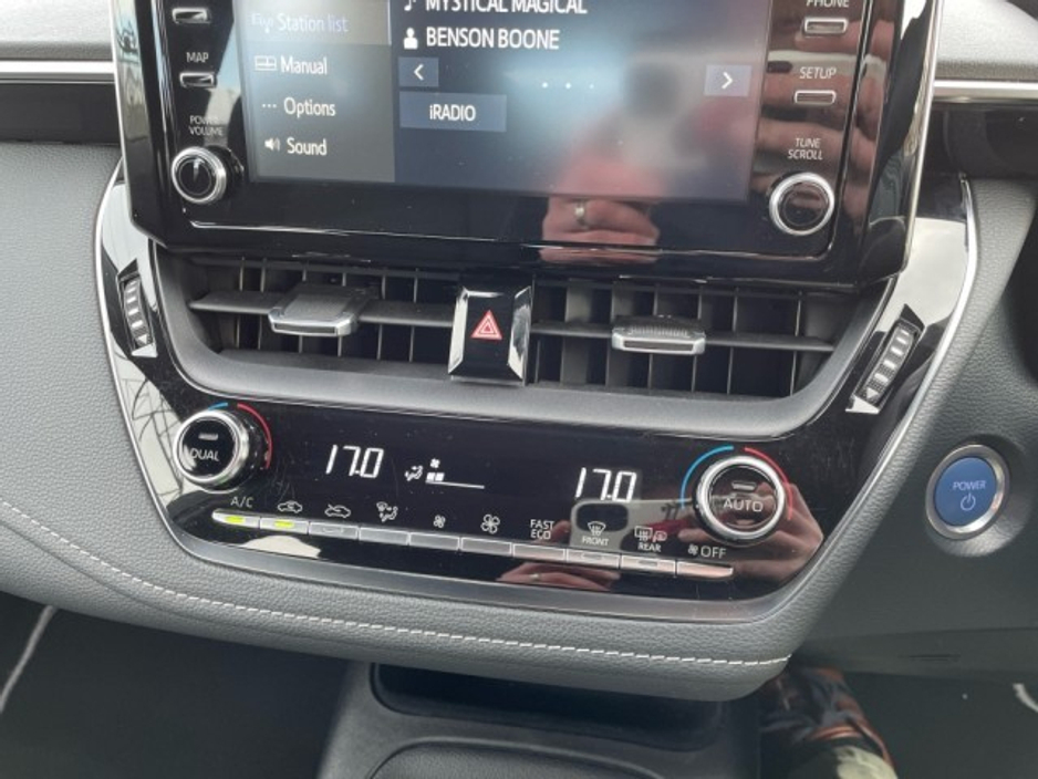 2023 Toyota Corolla Hatchback 5dr Hybrid - Luna Edition - SPECIAL OFFER UNIT - 1.8 Automatic - 1 Owner // Remote Central Locking // Front Electric Windows // Rear Electric Windows // Electric Mirrors // Heated Mirrors €24,899