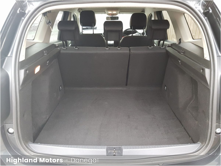 2020 Dacia Duster - image 14