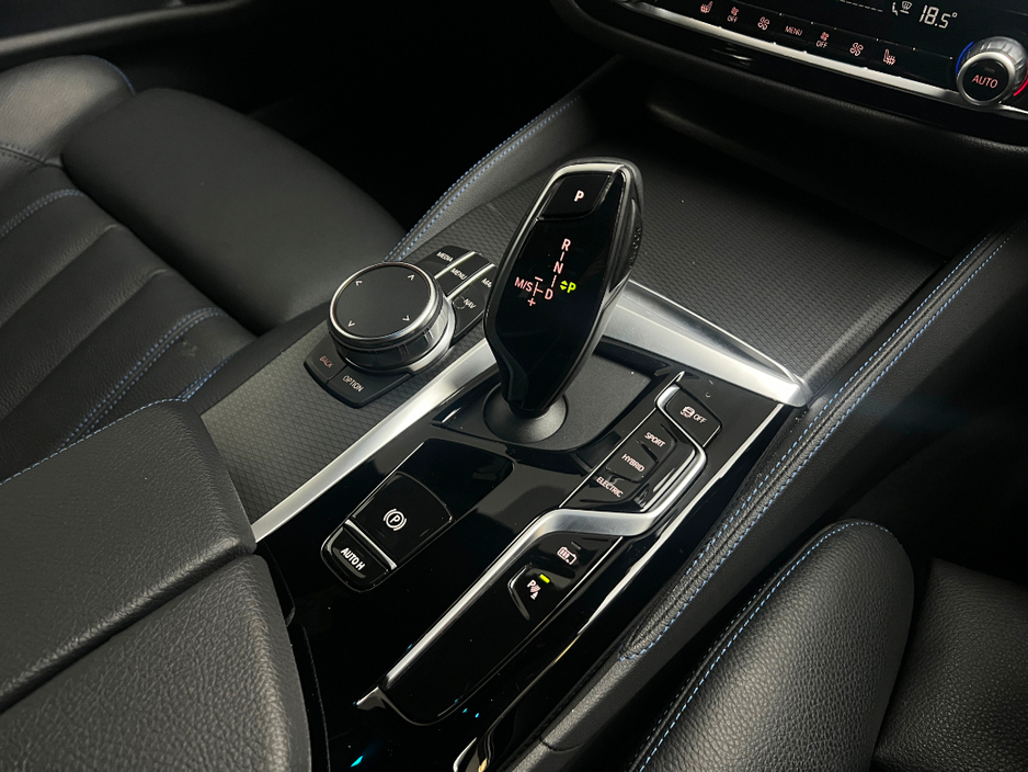 2023 BMW 5 Series - image 15