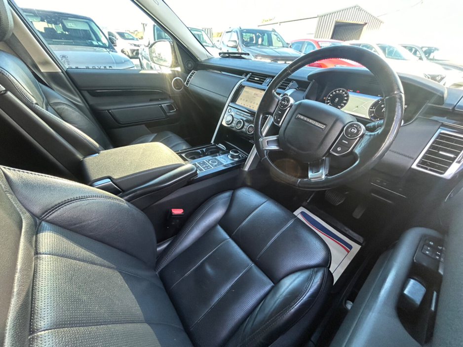 2018 Land Rover Discovery - image 11
