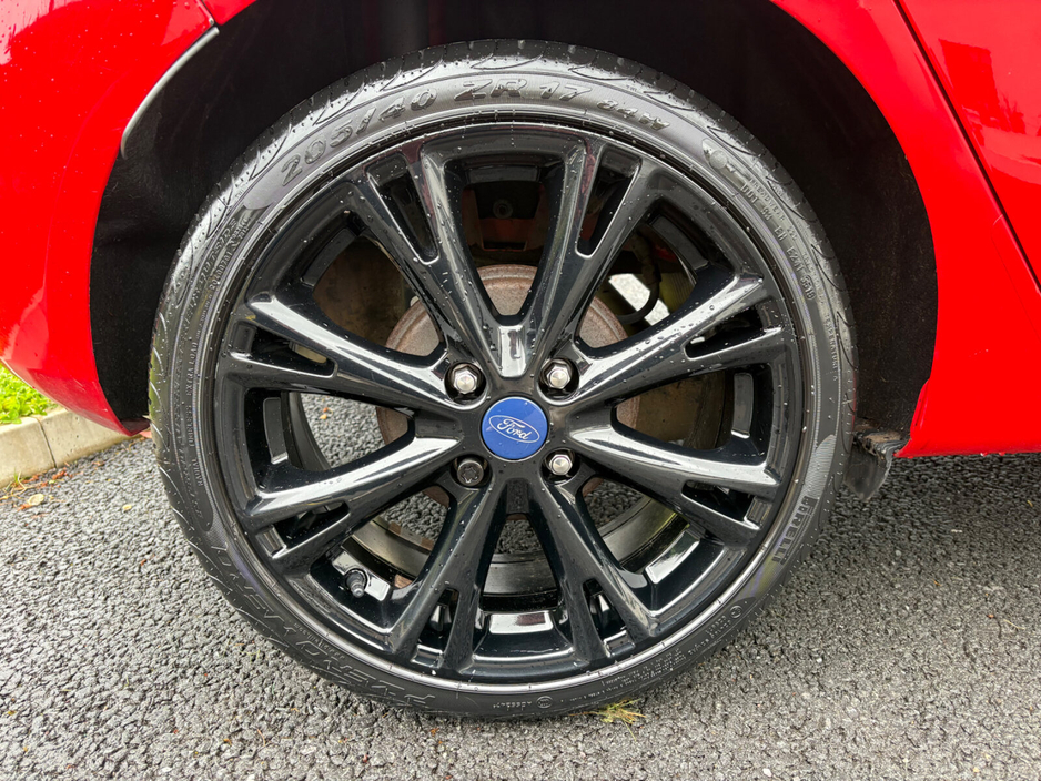 2016 Ford Fiesta - image 4