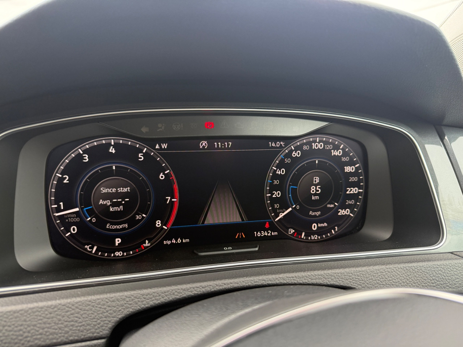 2020 Volkswagen Golf - image 16