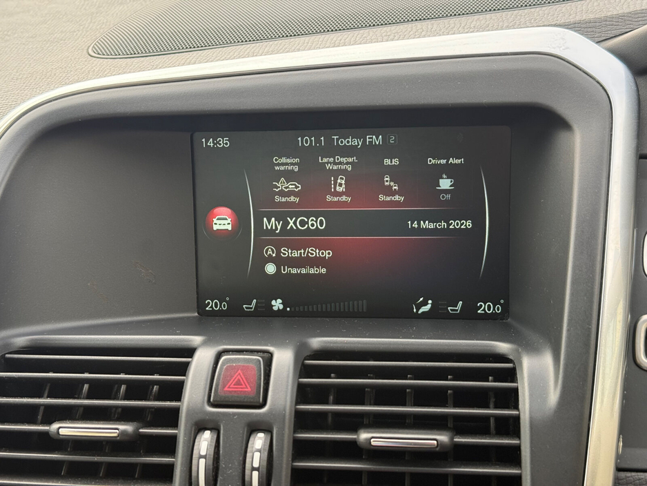 2015 Volvo XC60 - image 16