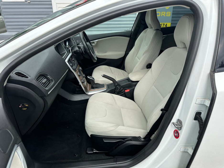 2015 Volvo V40 Cross Country D4 2.0L DIESEL AUTOMATIC(2293) €12,995