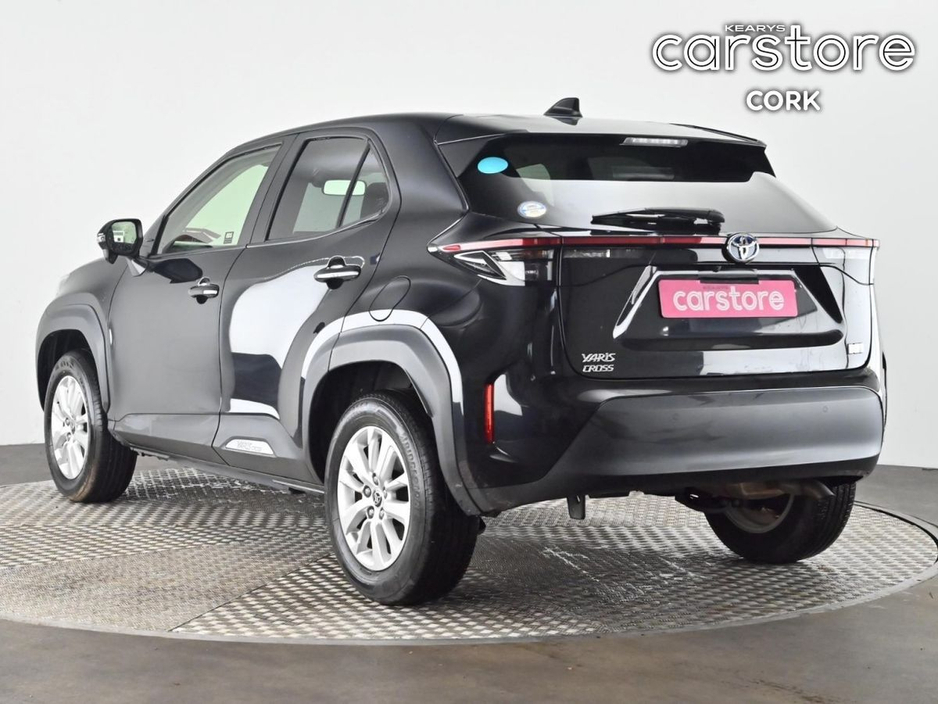 2021 Toyota Yaris Cross - image 3