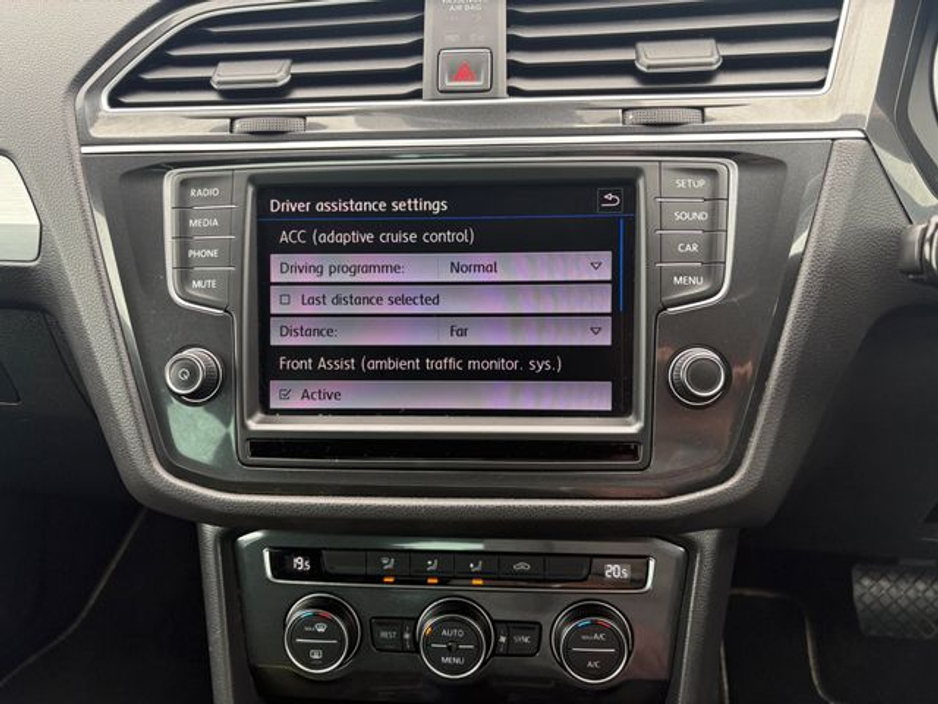 2017 Volkswagen Tiguan - image 12