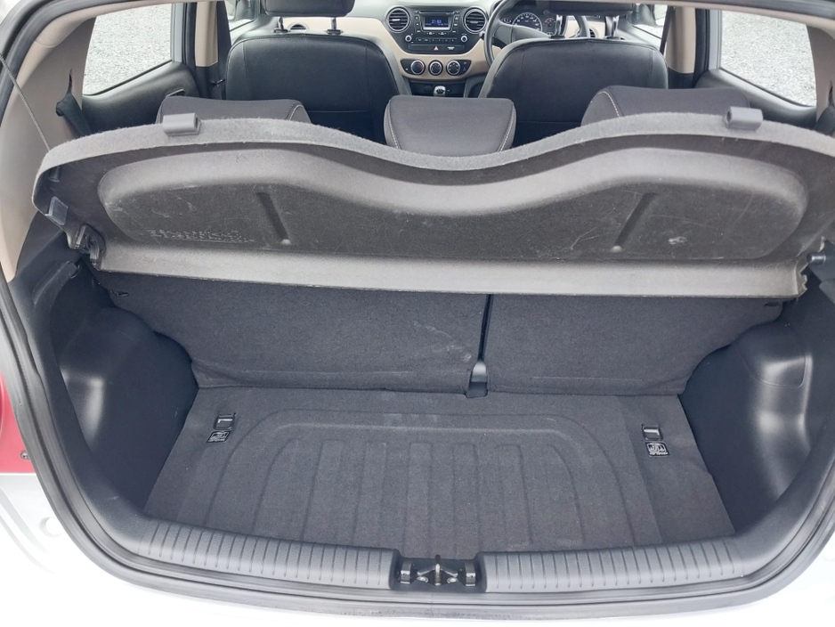 2015 Hyundai i10 - image 14