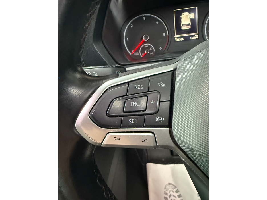 2022 Volkswagen Caddy - image 11