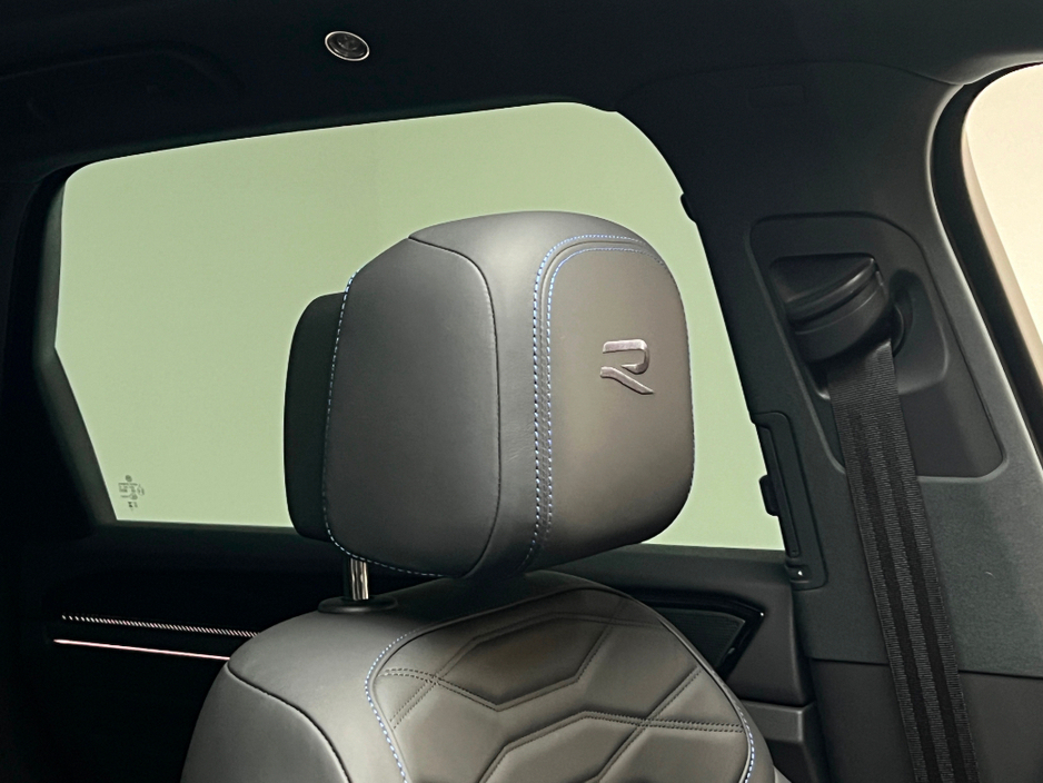 2025 Volkswagen Touareg R V6 3.0 TSI PHEV 462HP €89,990