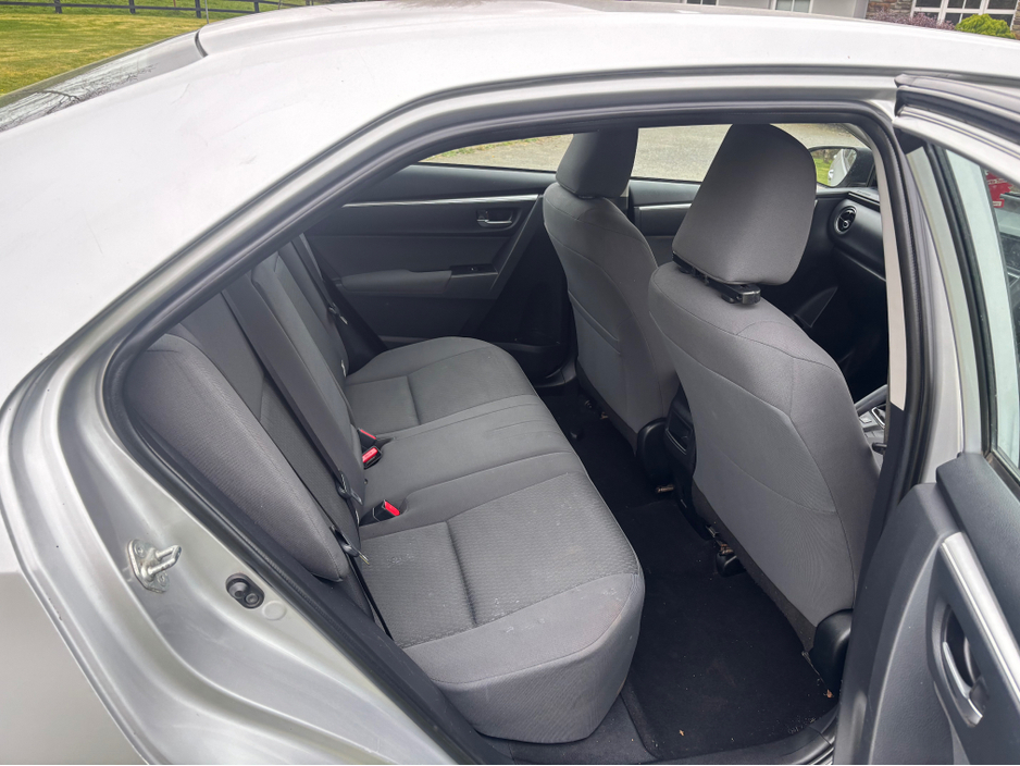 2018 Toyota Corolla - image 8