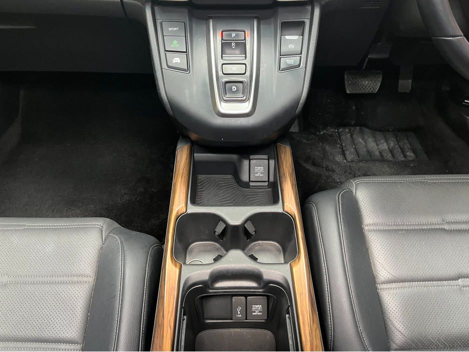 2018 Honda CR-V €24950 2018 HONDA CR-V EX HYBRID MASTERPIECE 2.0 / CRUISE CONTROL / REVERSE CAMERA / ELECTRIC MEMORY & HEATED SEATS / PADDLE SHIFTERS / PANORAMIC SUNROOF €24,950