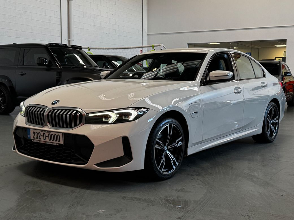 2023 BMW 3 Series - image 20