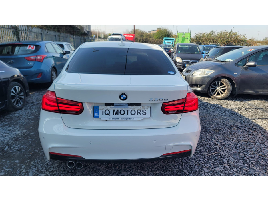 2018 BMW 3 Series - image 5