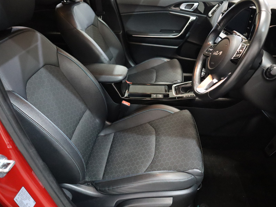 2023 Kia XCeed - image 21