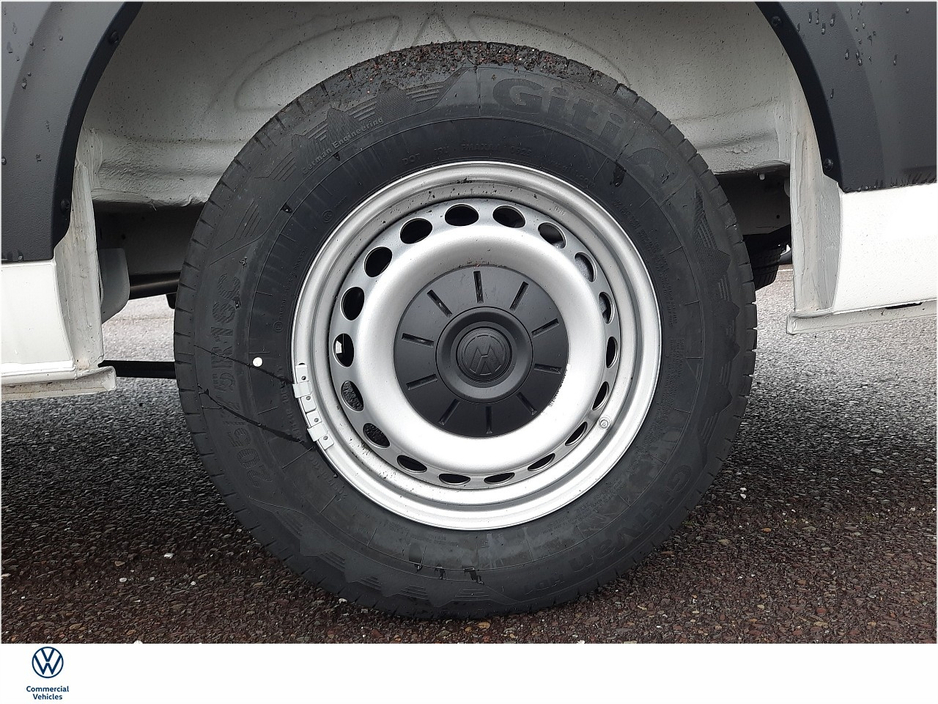 2025 Volkswagen Crafter - image 8