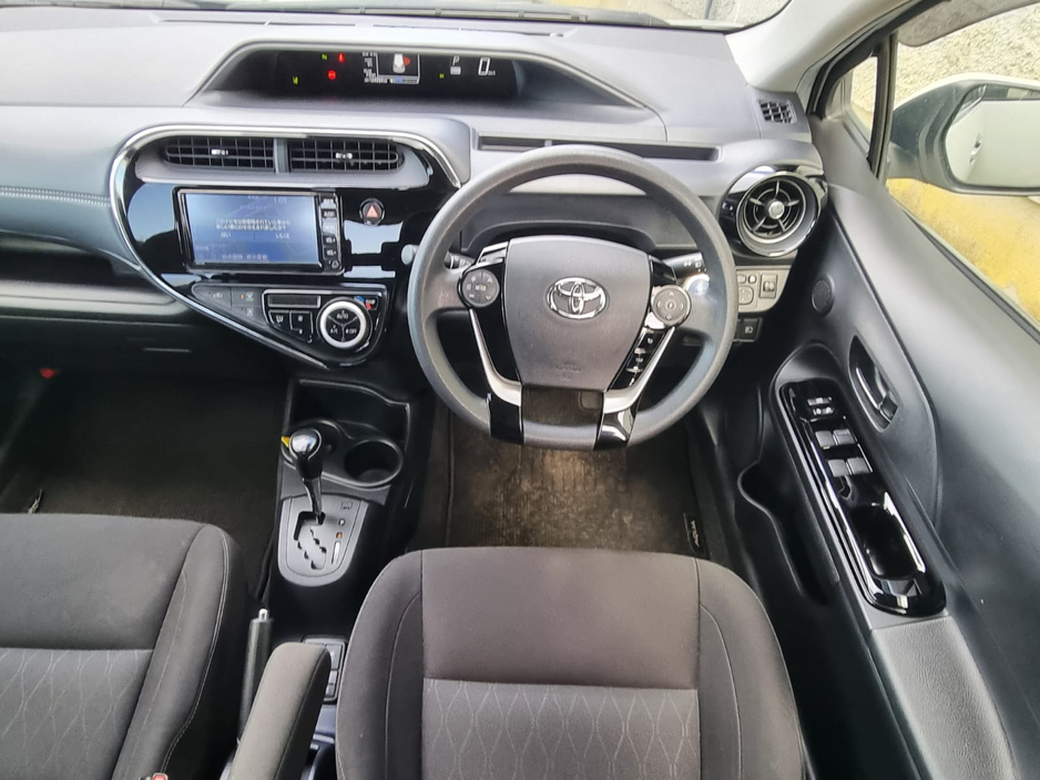 2018 Toyota Aqua - image 16