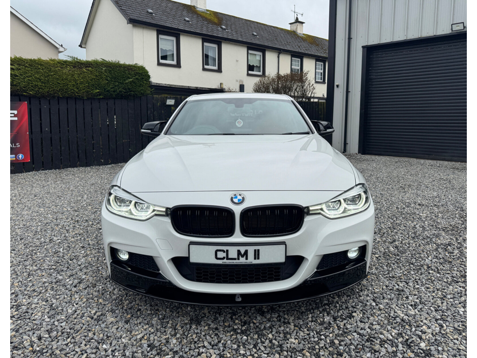 2016 BMW 3 Series - image 12