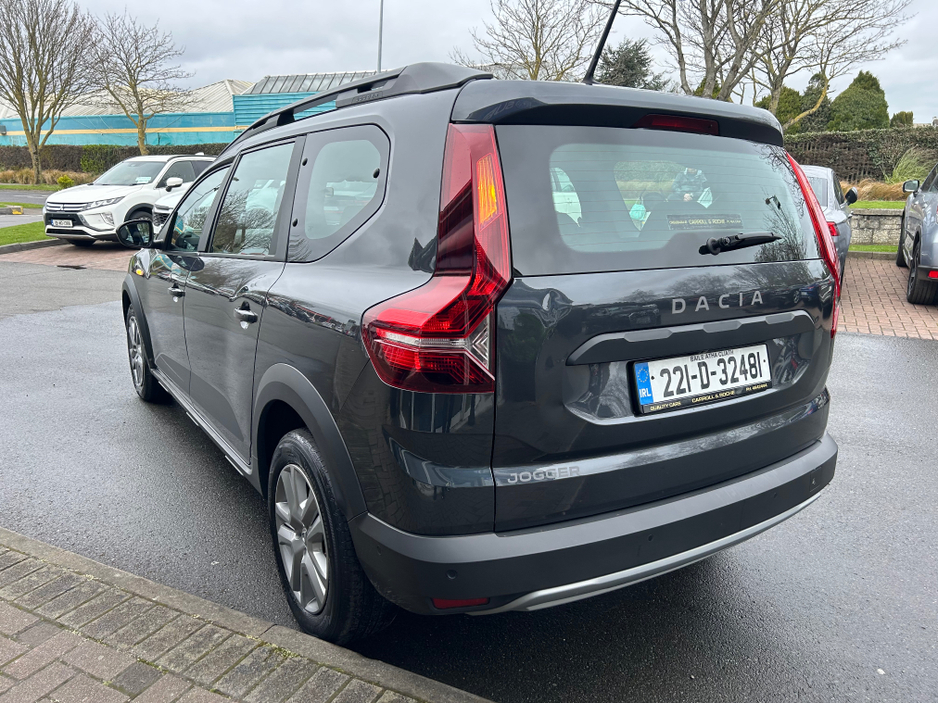 2022 Dacia Jogger - image 8