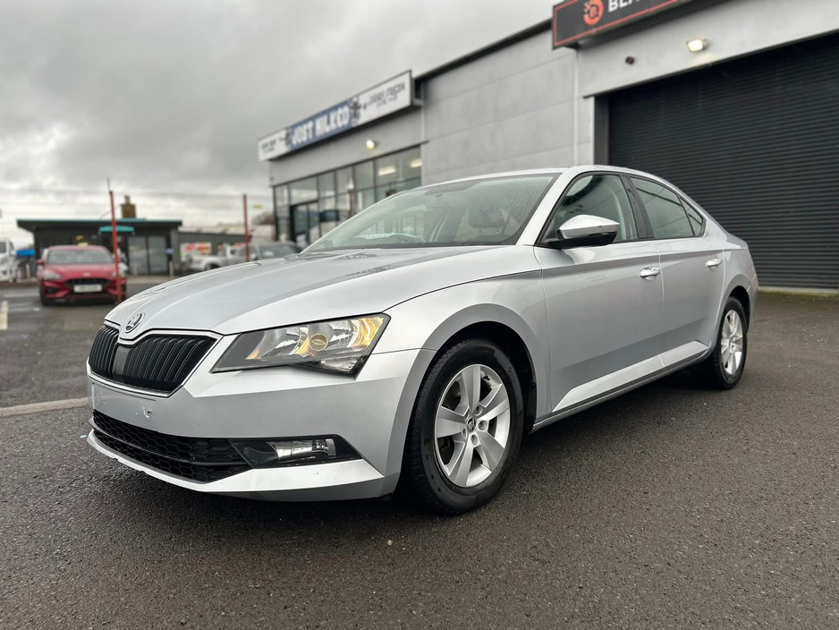 2019 Skoda Superb Manual 5 door hatchback 2.0l diesel engine €8,750
