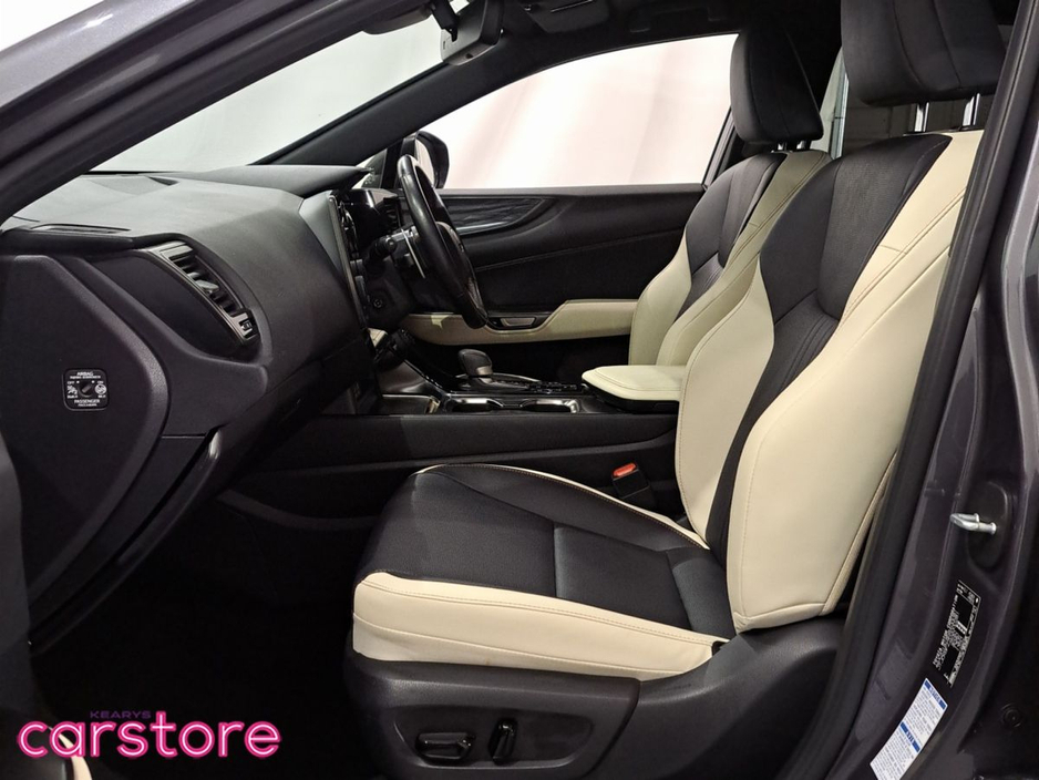 2022 Lexus NX 450 h+ - image 9