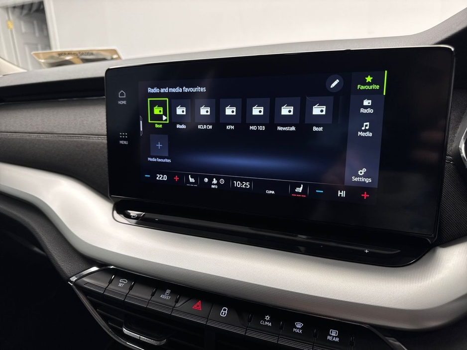 2023 Skoda Octavia - image 18