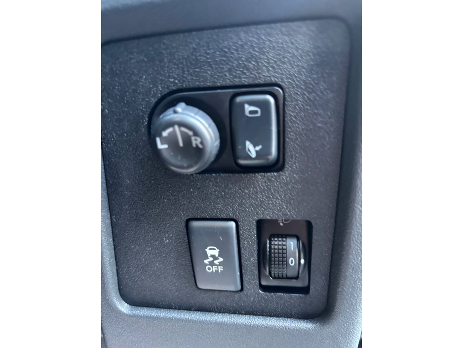 2011 Nissan Qashqai - image 21