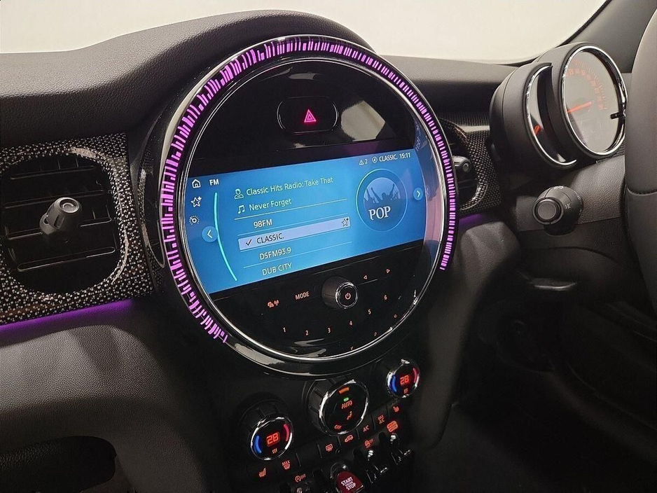 2023 MINI Hatch - image 19