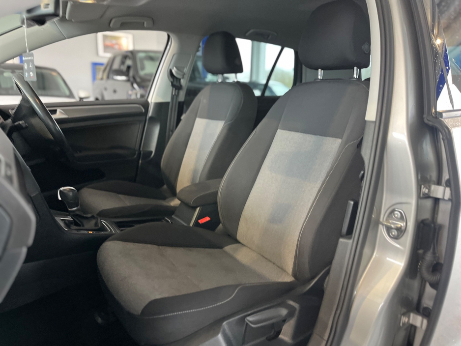 2016 Volkswagen Golf - image 9