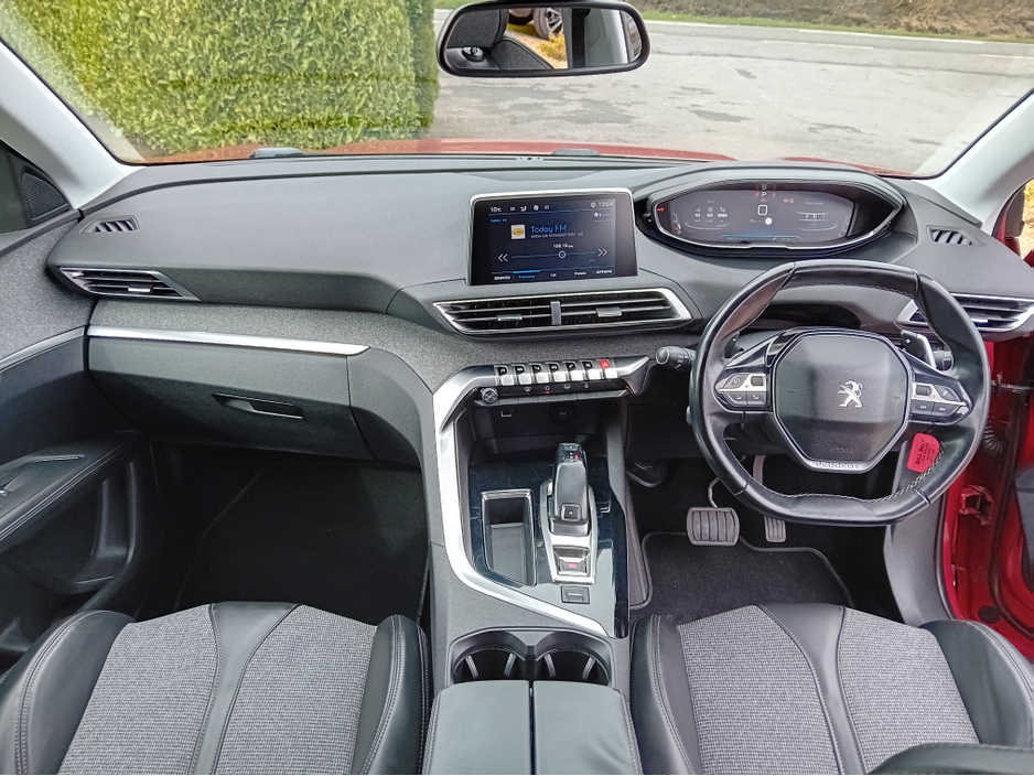 2018 Peugeot 3008 - image 8