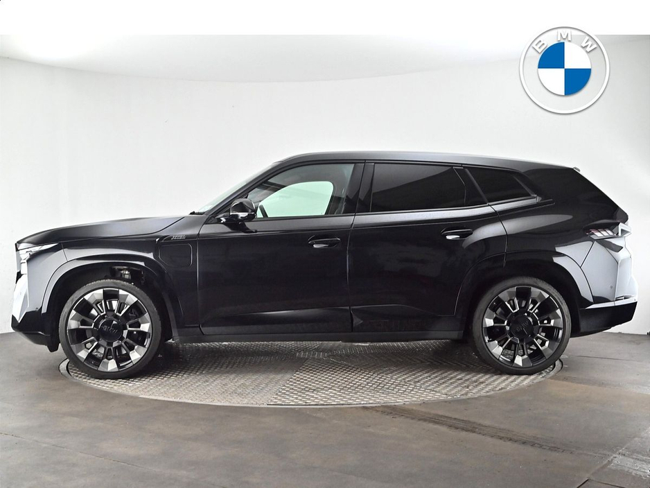 2025 BMW XM - image 3