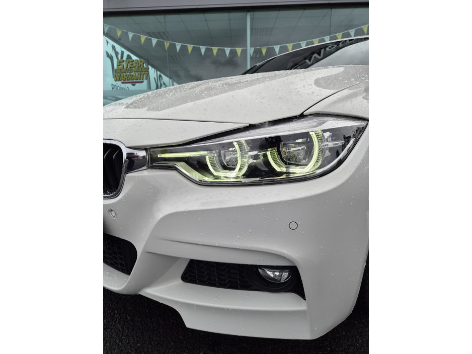 2018 BMW 3 Series - image 8