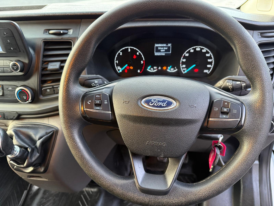 2022 Ford Transit Custom - image 11