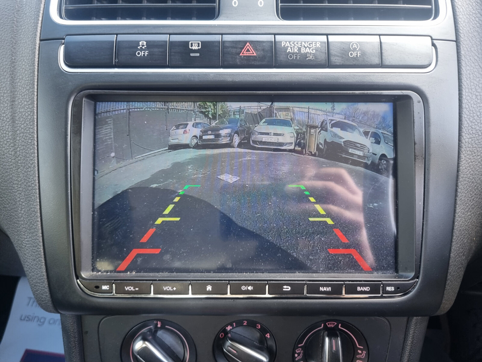 2014 Volkswagen Polo - image 8